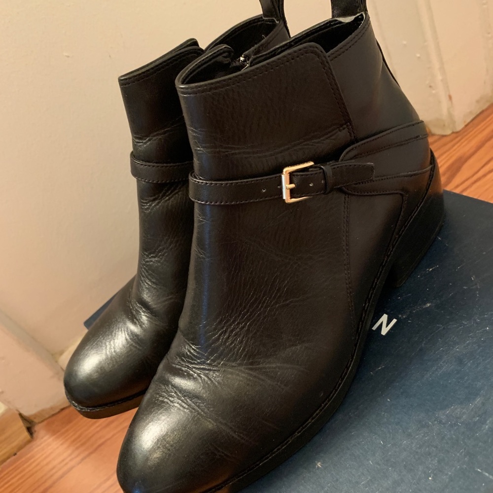 Cole Haan Low Black Leather Bootie 6